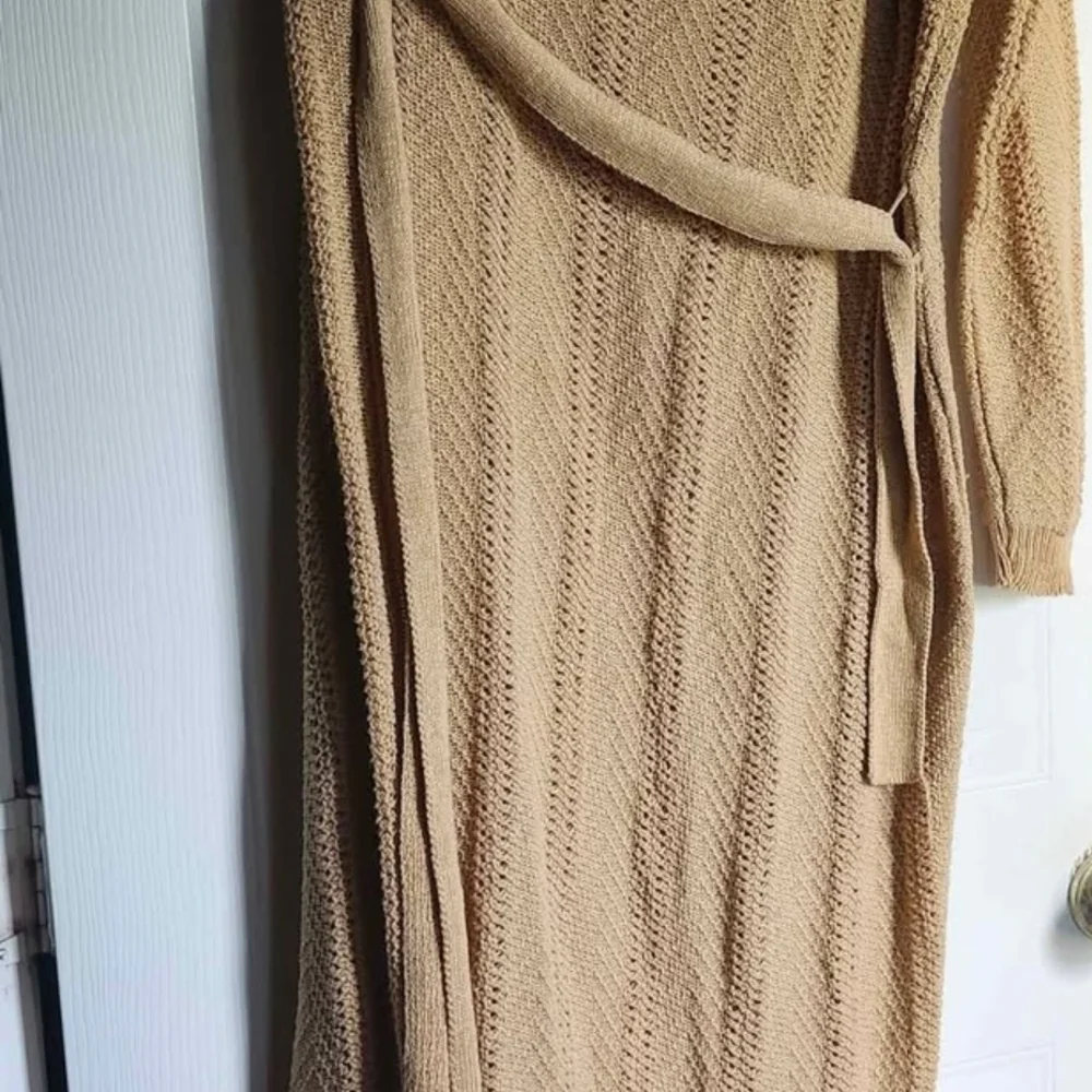 Boohoo Plus Textured Tan Sweater - Picture 12 of 16